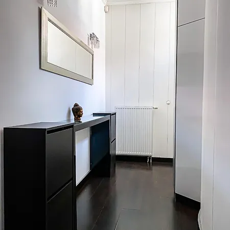 Unique And Spacious In Downtown *