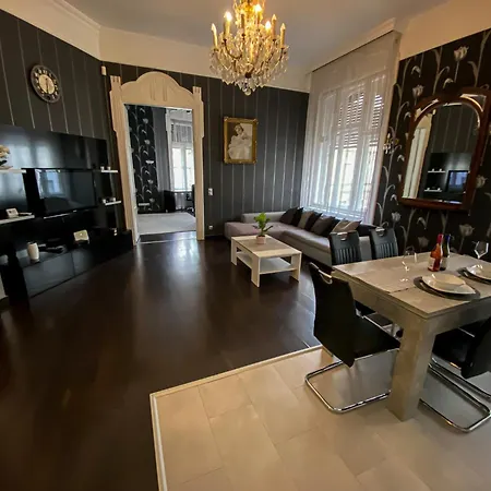 Unique And Spacious In Downtown