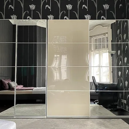 Unique And Spacious In Downtown *