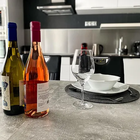 Unique And Spacious In Downtown