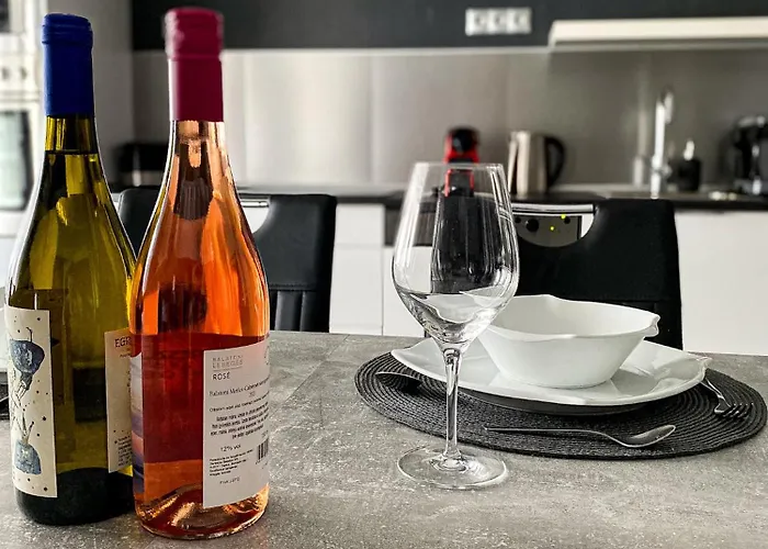 Unique And Spacious In Downtown